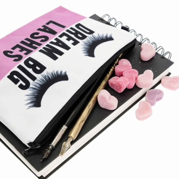 Awesome "Lashes" Clutch/Makeup Bag NWT - Picture 6 of 6